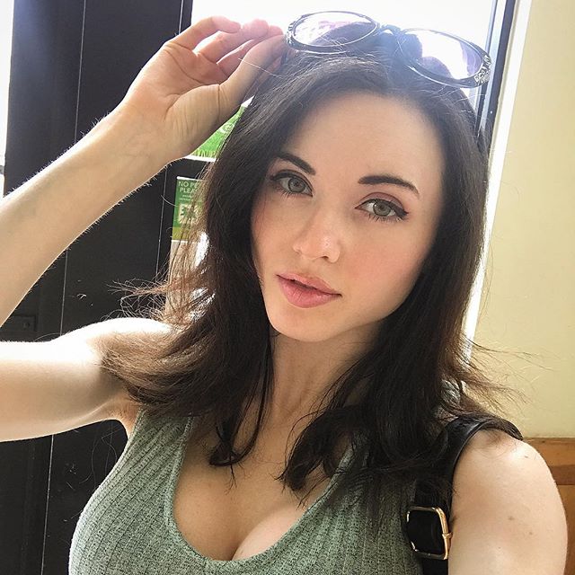 A is guy amouranth Twitch Streamer